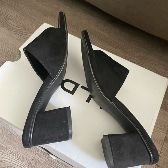 Black Suede Mules with Block heels - Picture 4 of 5